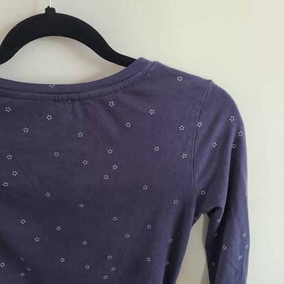 ✨️5 for $25✨️ Xs Kismet 3/4 Sleeve Star Patterned Shirt - Picture 2 of 4